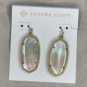 Signature Kendra Scott Elle earrings